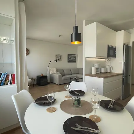 Lägenhet Kolmikulman Kingi, A Renovated Flat With Balcony *