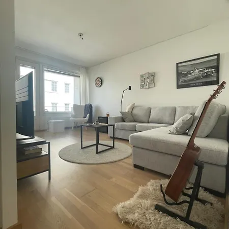 Kolmikulman Kingi, A Renovated Flat With Balcony
