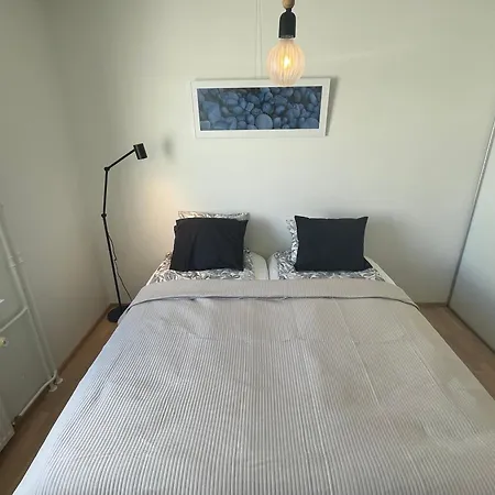 Kolmikulman Kingi, A Renovated Flat With Balcony *