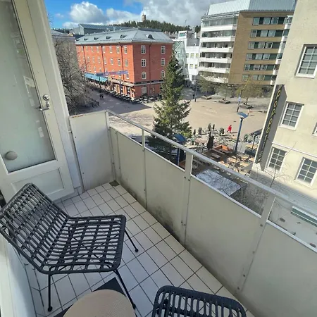 Kolmikulman Kingi, A Renovated Flat With Balcony *